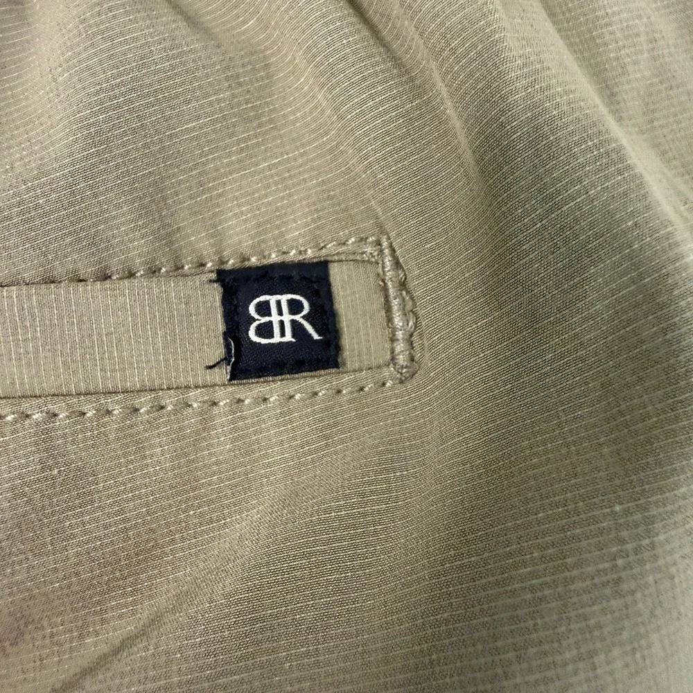 New Banana Republic Beige Comfort Stretch Shorts 40 Wicking Waist Athleisure